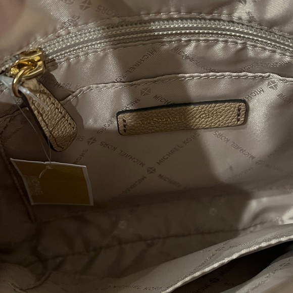 NWT Michael Kors Nicole Triple Compartment
Crossbody Bag, Beige Leather - Picture 10 of 16
